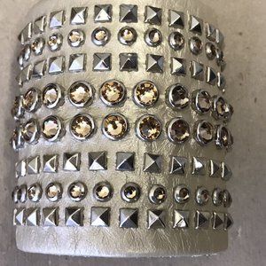 NWOT Leathrock Swarovski Crystal Cuff Bracelet Metallic Lamber Gold